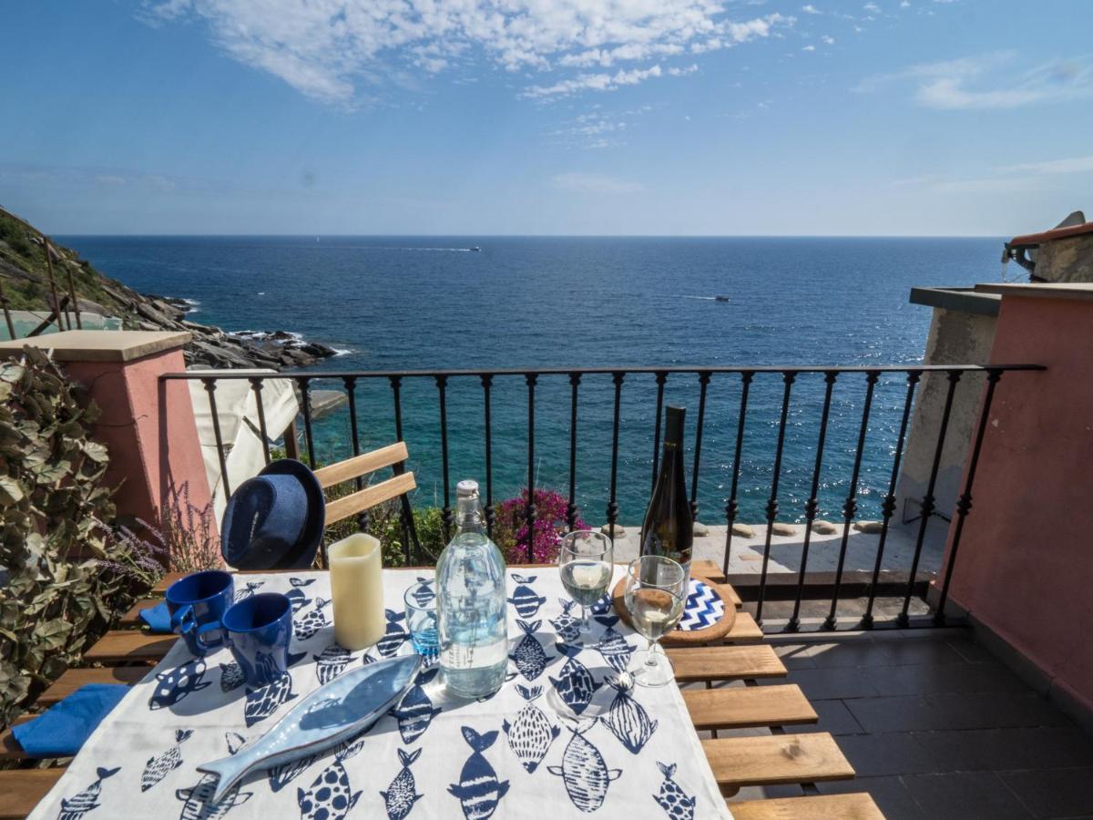 Refilea Sea View Tower Villa Vernazza Esterno foto