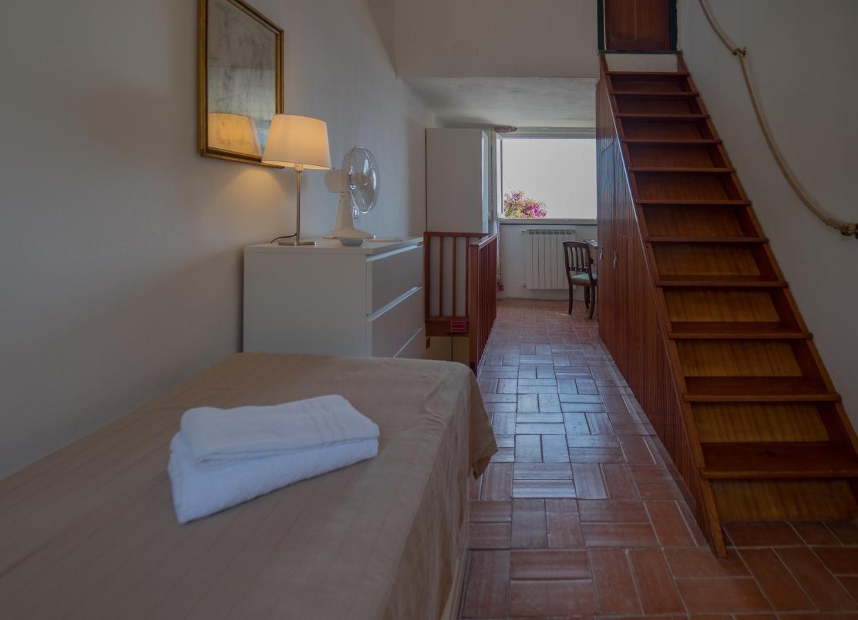 Refilea Sea View Tower Villa Vernazza Esterno foto